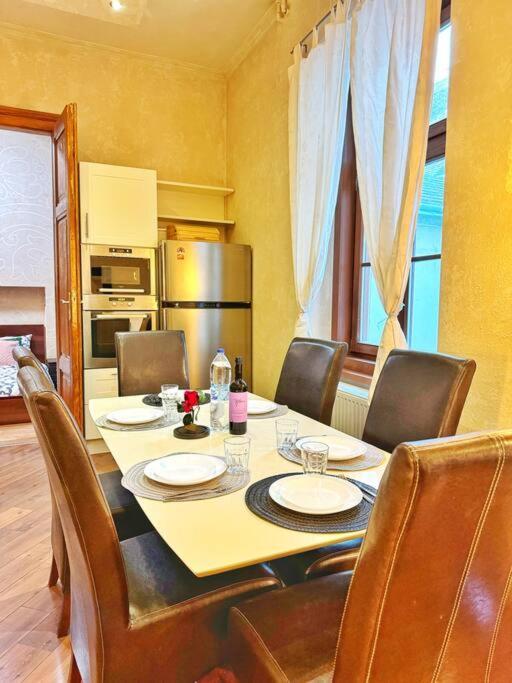 בודפשט Ultra Central Apartment / 10 Ppl מראה חיצוני תמונה