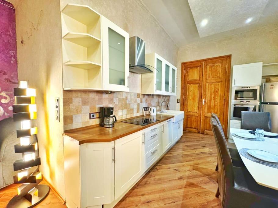 בודפשט Ultra Central Apartment / 10 Ppl מראה חיצוני תמונה